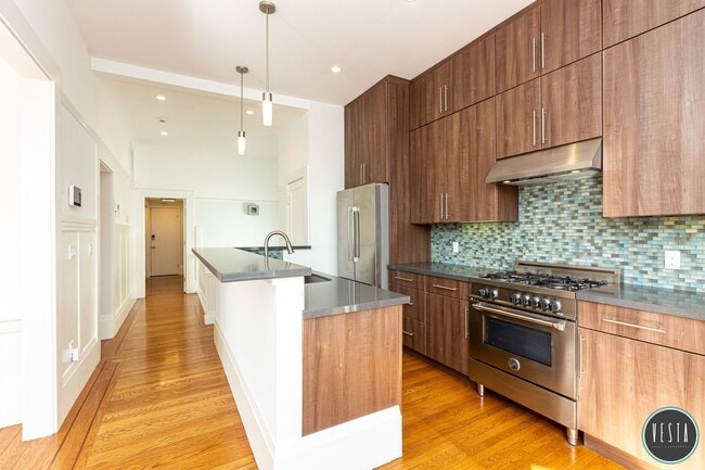 Building Photo - SOPHISTICATED 2-BD DREAM HOME WITH DIGITAL...