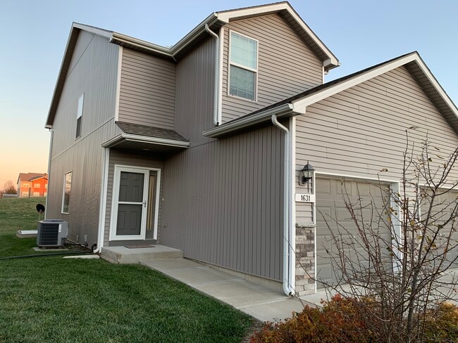 Front Door/Garage - 1631 N 127th St