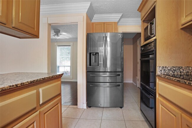 Building Photo - 17119 Mellow Ridge Dr