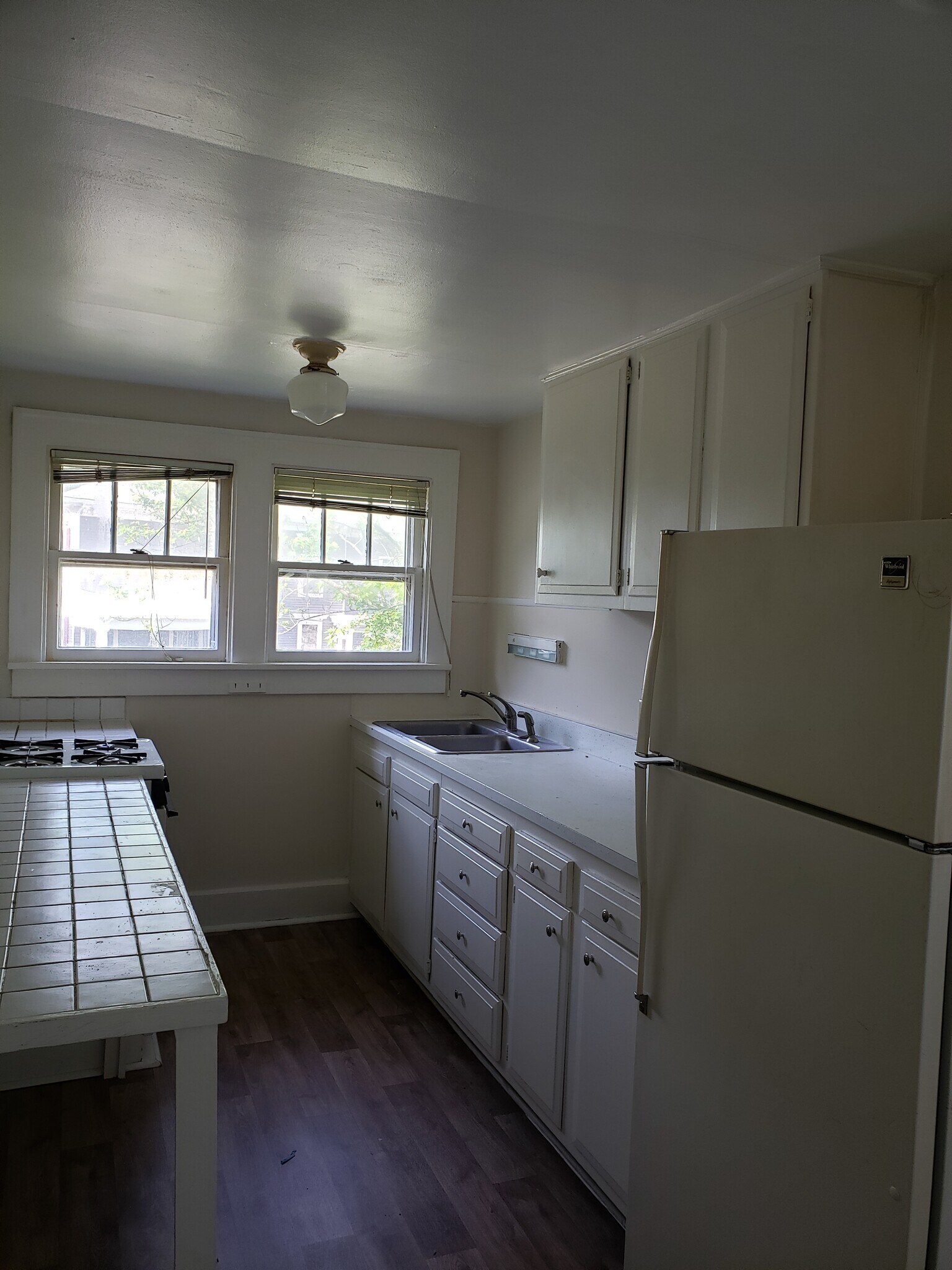 Building Photo - 304 Perrin Ave