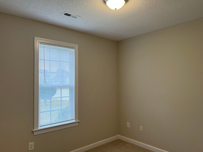 Building Photo - 3308 Whitlock Dr N