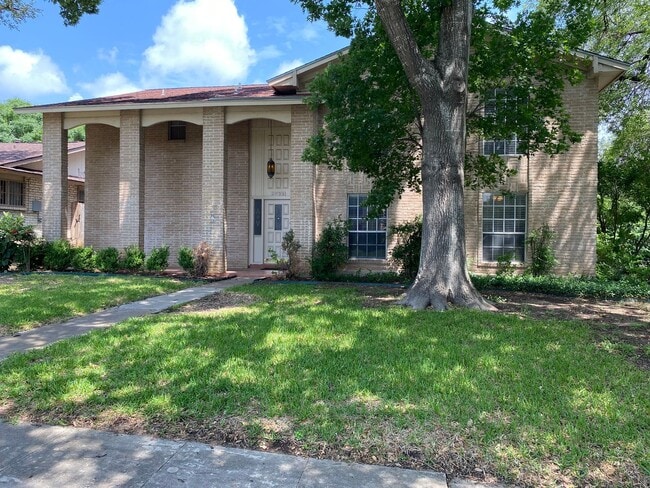 Primary Photo - 4 Bedroom Home with Pool!
