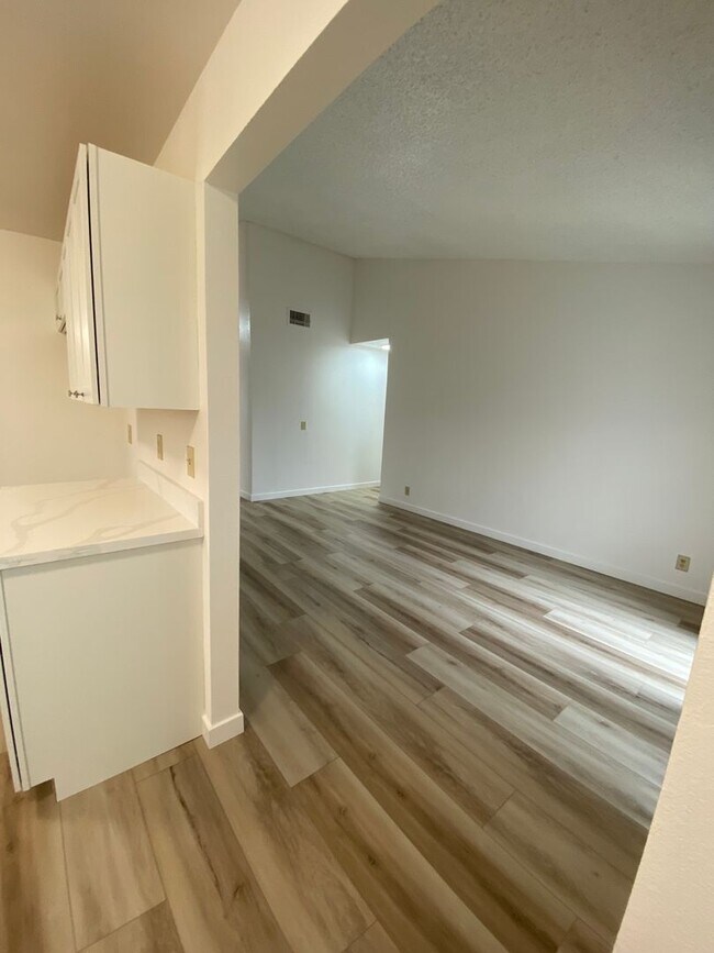 Building Photo - Fully Remodeled Single Story Spacious 3bed/2 bath home on corner lot in Suisun City!!!!