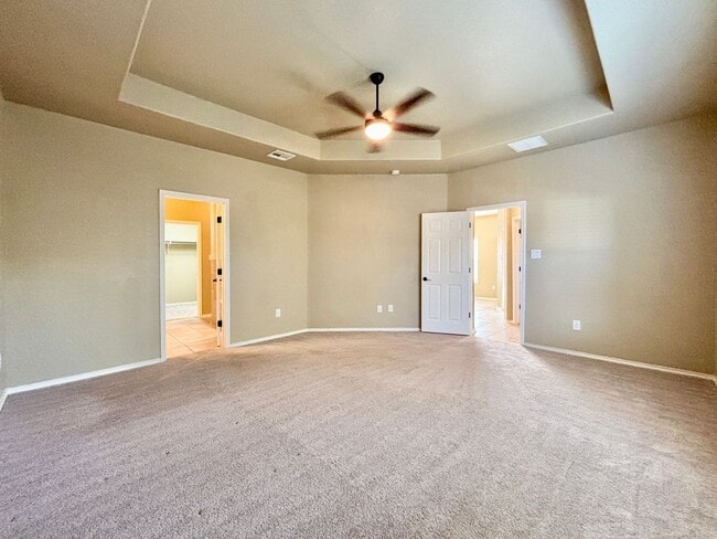Building Photo - A beautifully maintained 3-bedroom, 2-bath oasis nestled right off 1604 and FM 1976 in Converse!