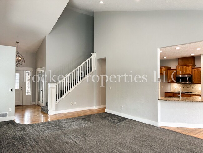 Building Photo - 874 E Forest Ridge Ct