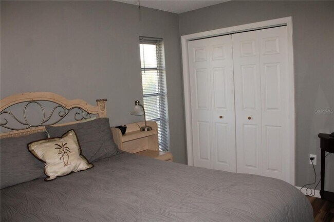 Building Photo - 5062 Live Oak Cir