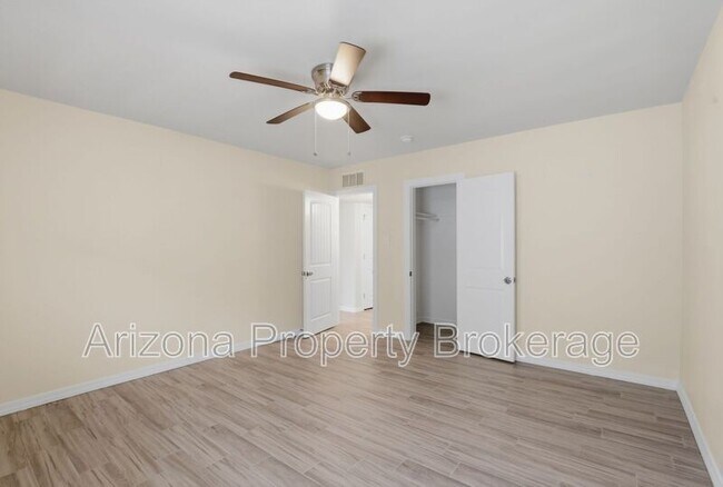 Building Photo - 805 E Turney Ave