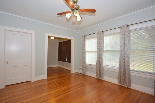 Building Photo - WEST UNIVERSITY LEASE HOME