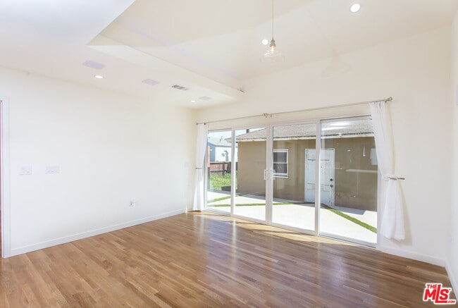 Building Photo - 5400 W 82nd St