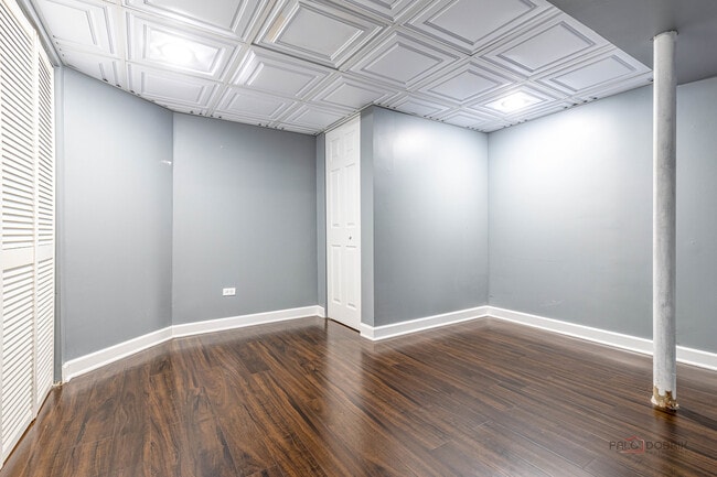 Building Photo - 2659 Dunraven Ave