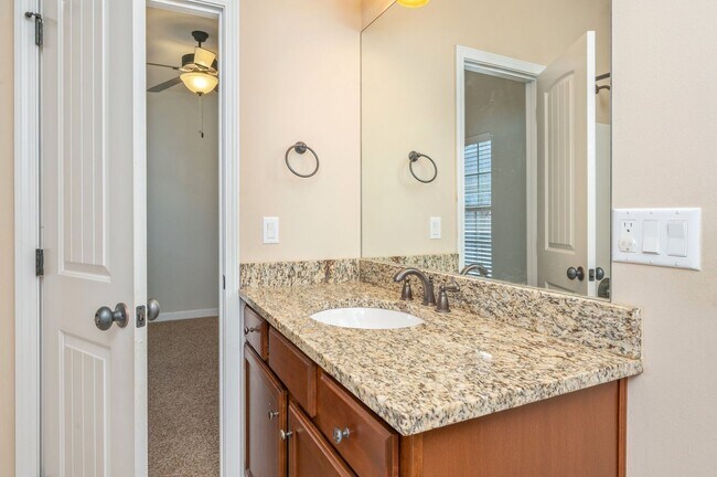 Building Photo - Beautiful 4 Bed / 2.5 Bath Home in Duggan ...