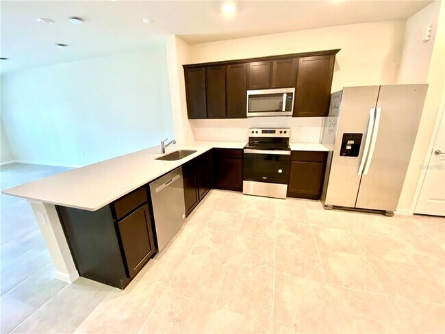 Building Photo - 2843 Stunning Ave