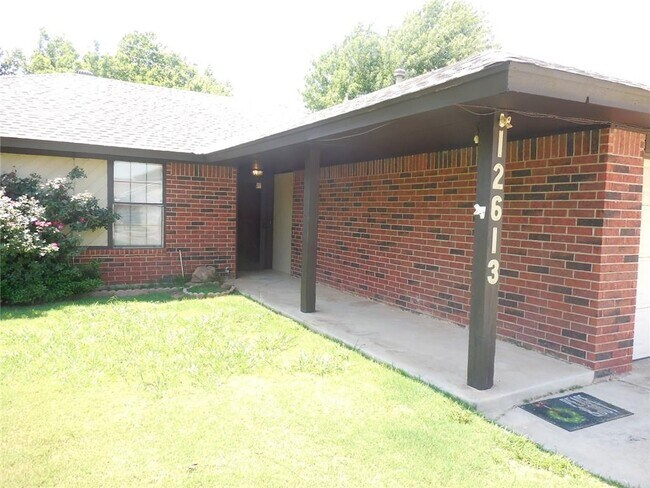 Building Photo - 12613 Whispering Hollow Dr