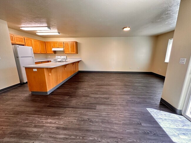 Building Photo - 2607 S Cloverleaf Loop
