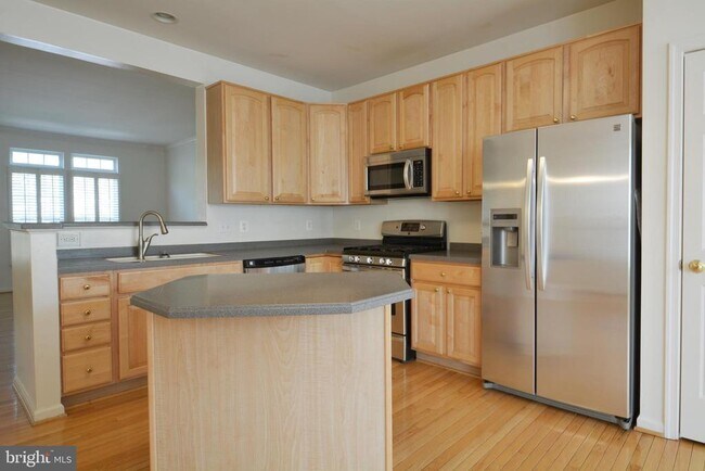 Building Photo - 5080 Grimm Dr