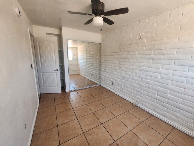 Building Photo - 6995 E Lurlene Dr