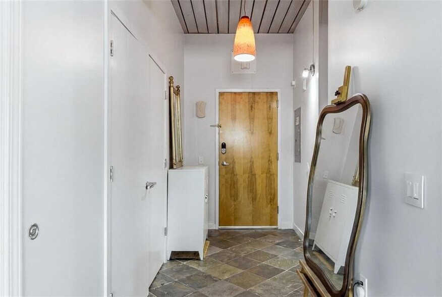 Building Photo - 620 Glen Iris Dr NE