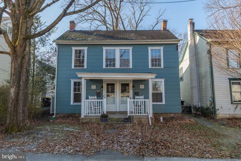 Building Photo - 92 Cottage St