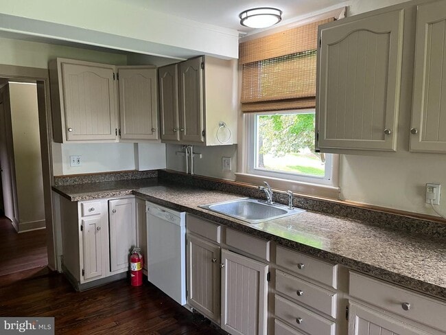 Building Photo - 5646 Merry Oaks Rd