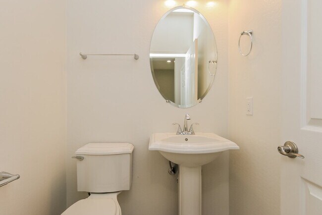 Building Photo - 4165 E Thunderheart Trail