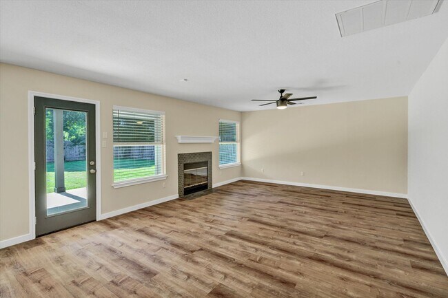 Building Photo - 412 Steeplechase Dr