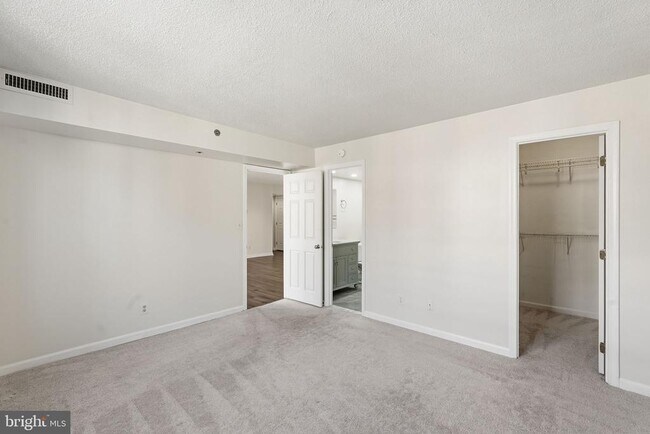 Building Photo - 1200 Braddock Pl