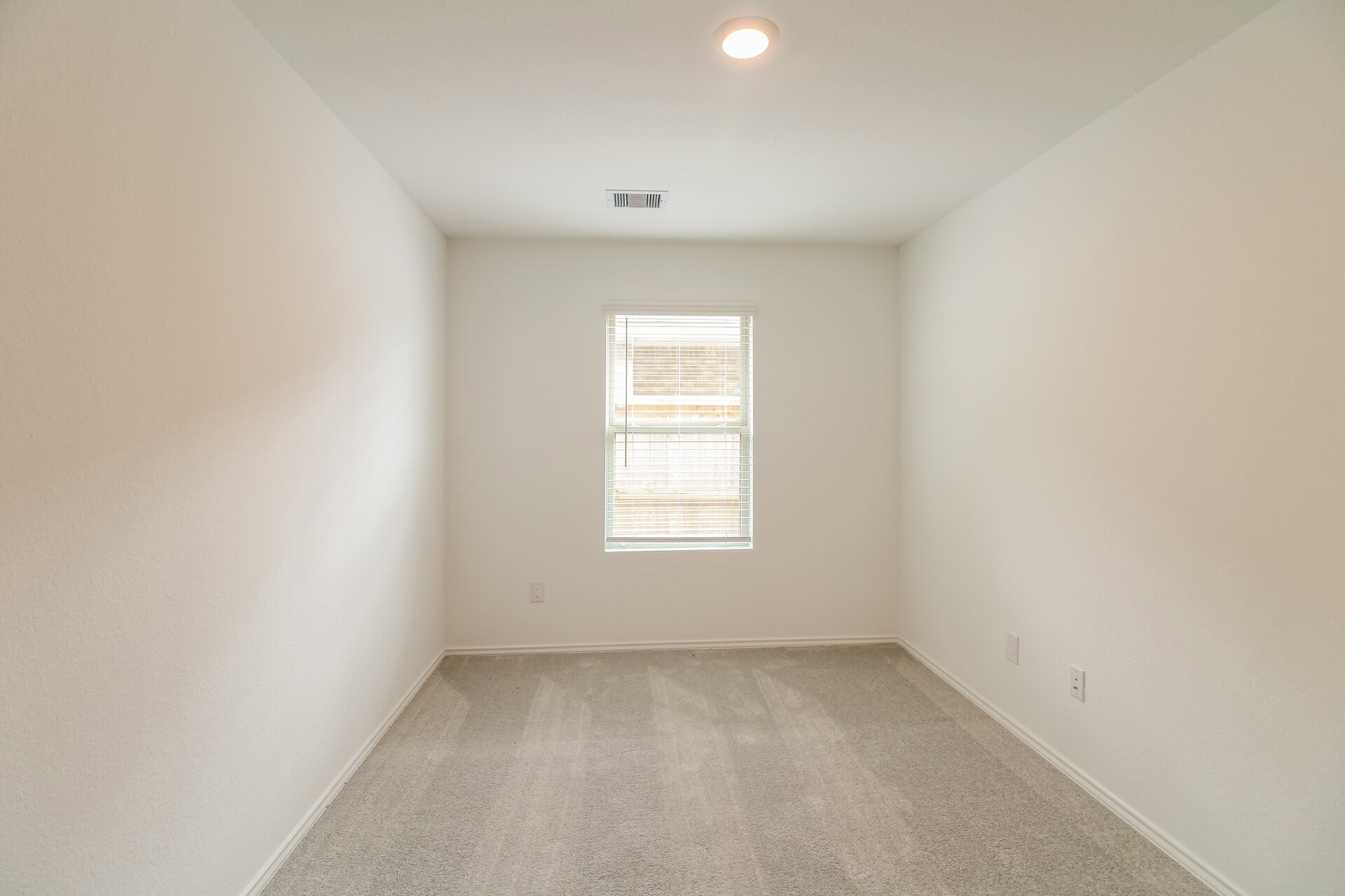 Building Photo - 3635 Solanum Dr