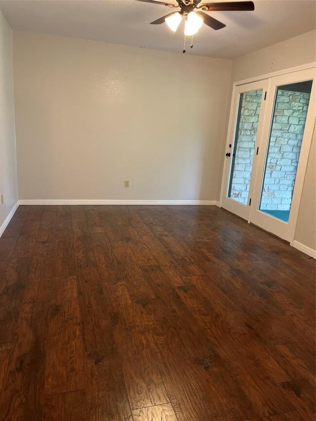 Building Photo - 1307 T H Johnson Dr
