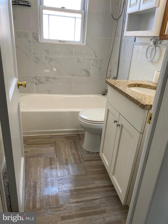 Building Photo - 2167 Graythorn Rd