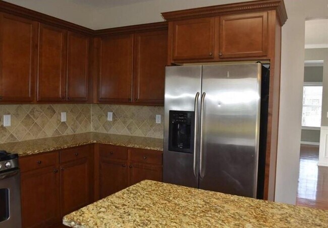 Building Photo - 3327 Edenridge Ct