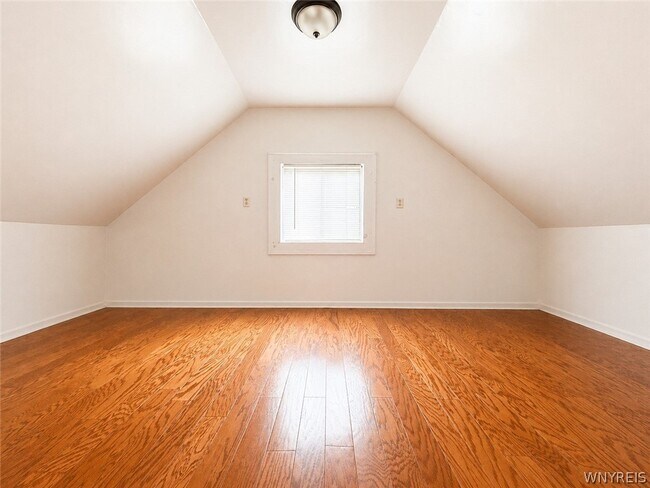 Building Photo - 3225 Belden Pl