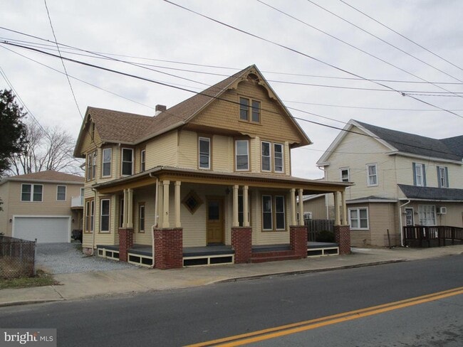 Building Photo - 5 South Main Street
