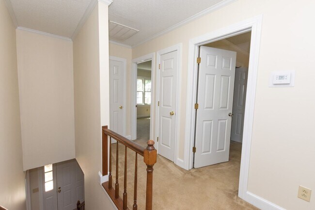 Building Photo - $300 off the first month's rent on a 12 month approved lease