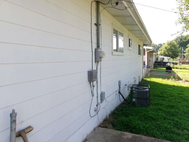 Building Photo - Newly Renovated 3-Bedroom Home with Spacious Yard