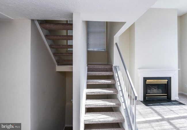 Building Photo - 5908 Grenfell Loop