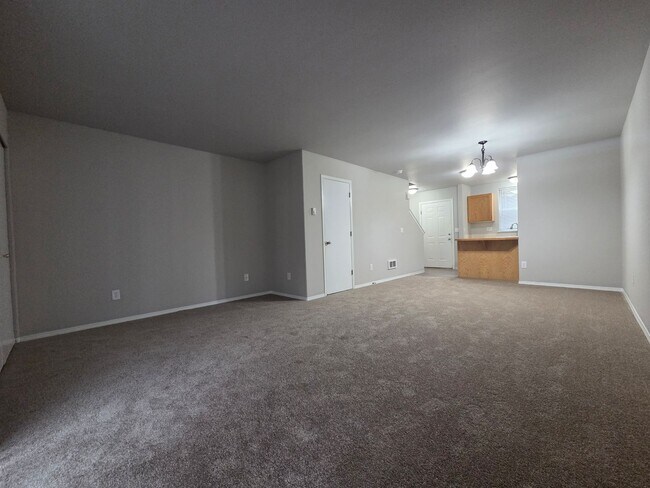 Building Photo - Tired of Apartments? Come Live In This Beauty!!