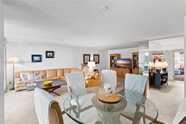 Building Photo - 4280 Galt Ocean Dr