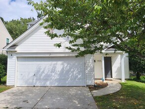 Building Photo - 3 bedroom home in Highland Creek