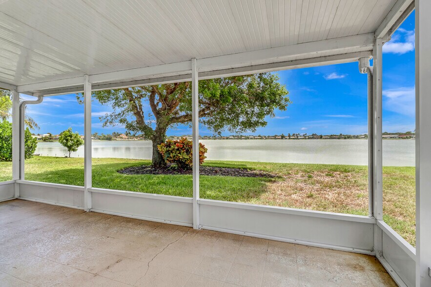 Relax on the porch - 7023 Mill Pond Cir