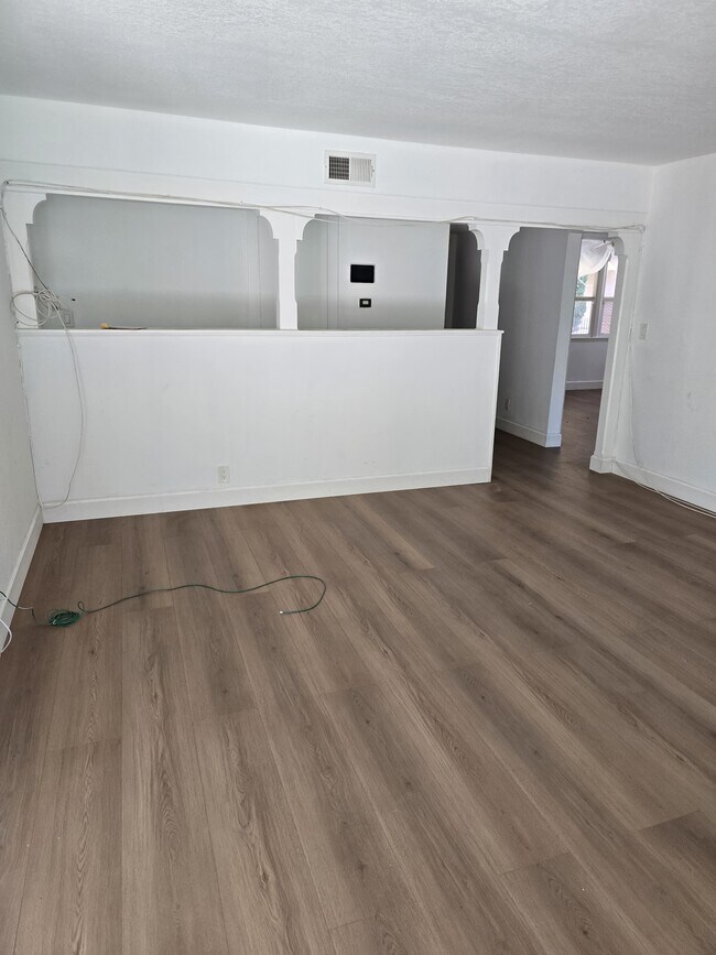 Building Photo - 13229 Schoenborn St