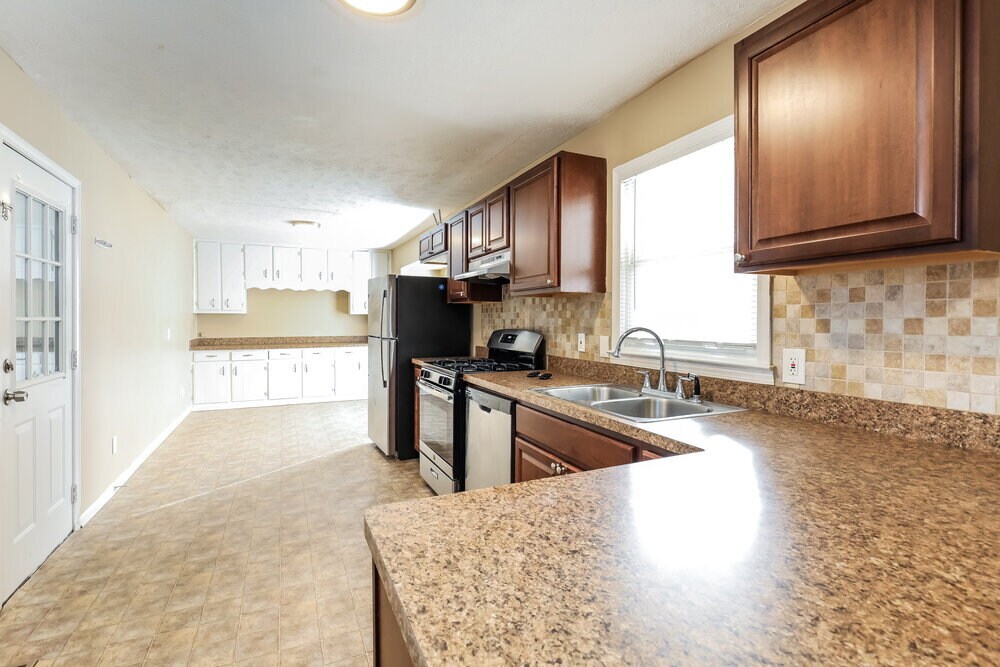 Building Photo - 17 E Wedgewood Cir