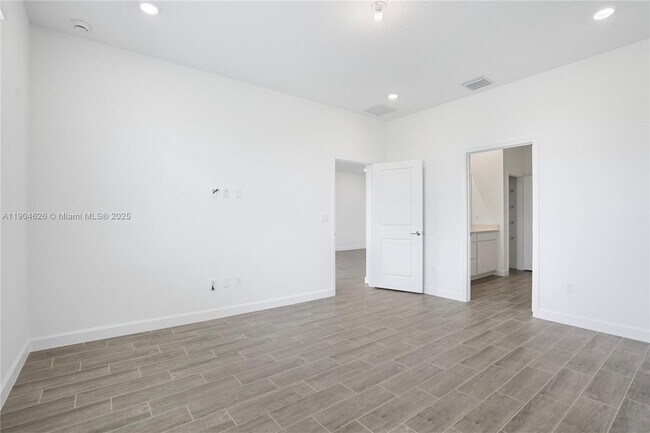 Building Photo - 19655 Barn Swallow Way