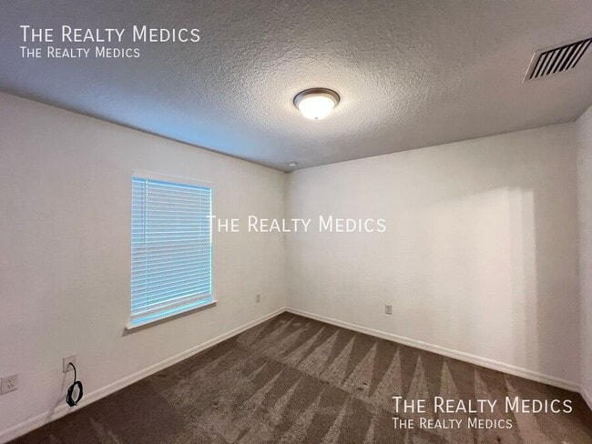 Building Photo - 3152 SW 151st Ave