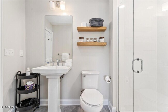 Building Photo - 77 Van Dam St