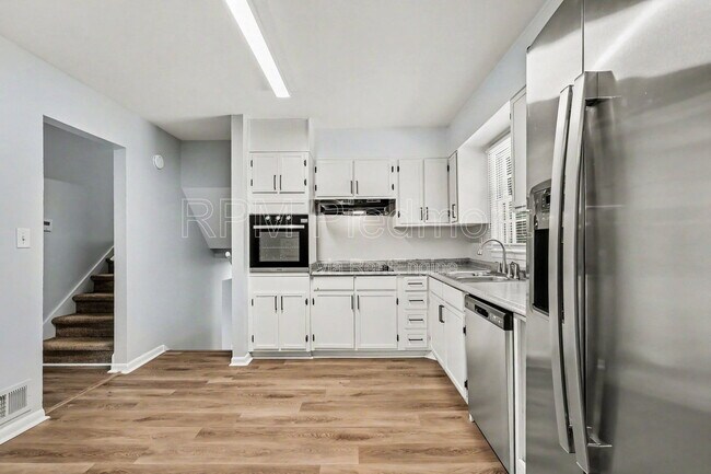 Building Photo - 2642 Hatfield Cir SE