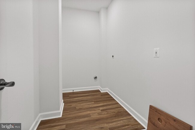 Building Photo - 1715 N Broadway