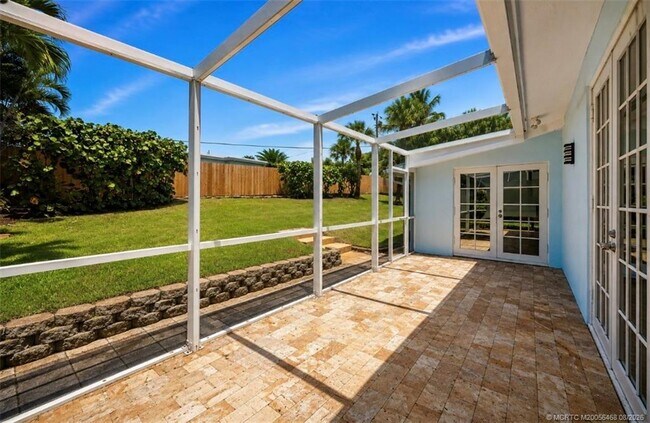 Building Photo - 4245 NE Sunset Dr