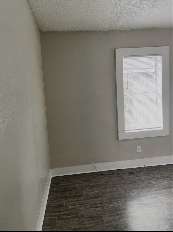 Building Photo - 954 Baltimore St