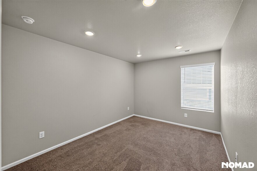 Building Photo - 745 N Tempe St