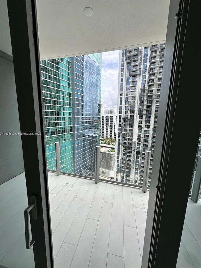 Building Photo - 300 Biscayne Blvd Way